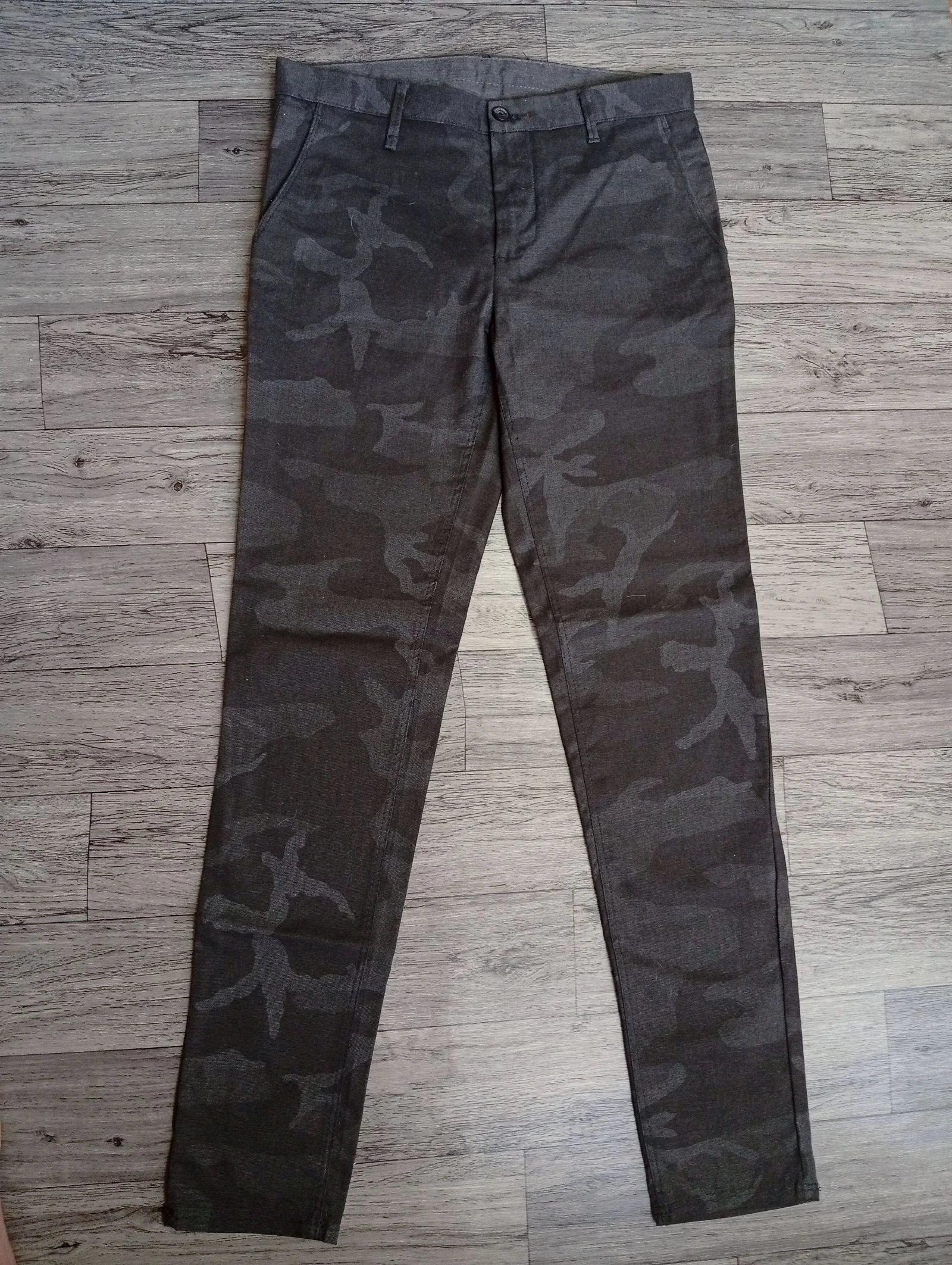 Grijze camouflaged Chino Zara EU40 Zwarte Camo Militaire op maat gemaakte broek Donker Grunge – photo 2